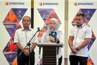 (Dari kiri) Pemangku Ketua Pegawai Eksekutif Rapid Bus Ku Jamil Zakaria, Ketua Bahagian Perancangan dan Strategi Prasarana Sharul Azwa Abdul Rani dan Ketua Unit Usahasama Strategik dan Pembangunan Infrastruktur Rapid Bus, Khairil Khalid ketika sidang media selepas sesi taklimat mengenai Perkembangan Terkini Perkhidmatan Rapid On-Demand (ROD) di Menara Prasarana hari ini.Foto Bernama