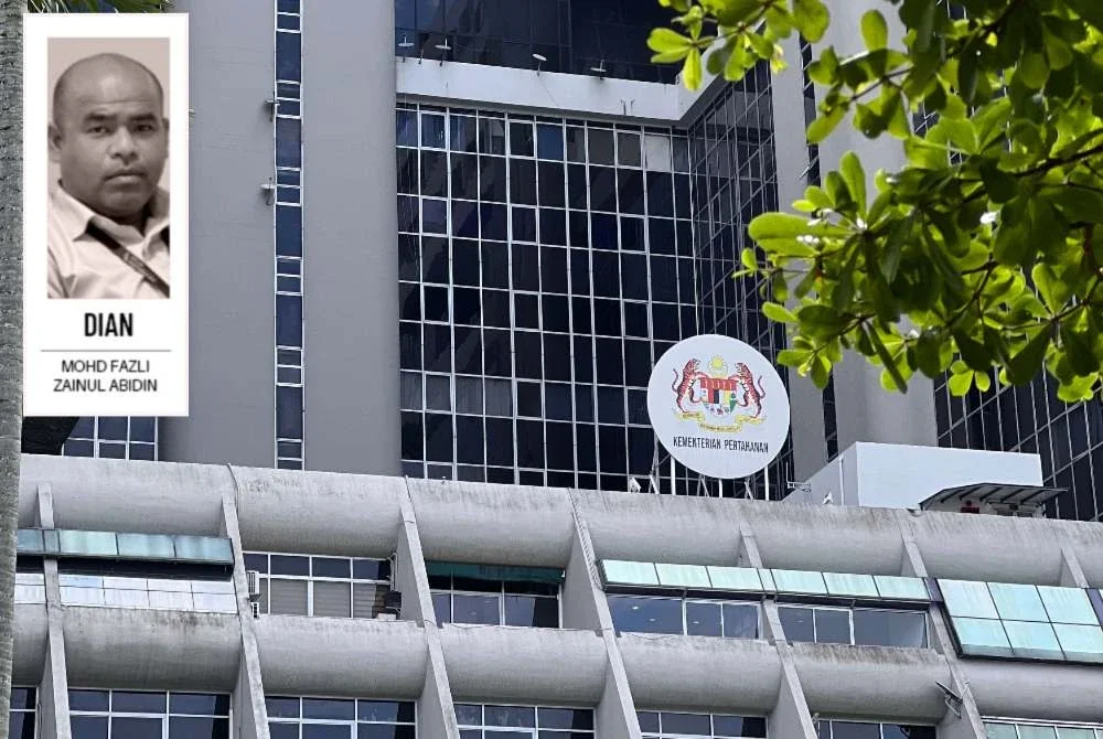 Ketatnya disiplin ketenteraan, bukan kepada pegawai dan anggotanya sahaja tetapi telah digarapkan kepada siapa sahaja yang berurusan dengan mereka. 