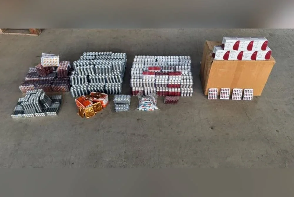 Sebahagian produk kesihatan dari luar negara yang dirampas. Foto PPM Wilayah Tiga Kuantan