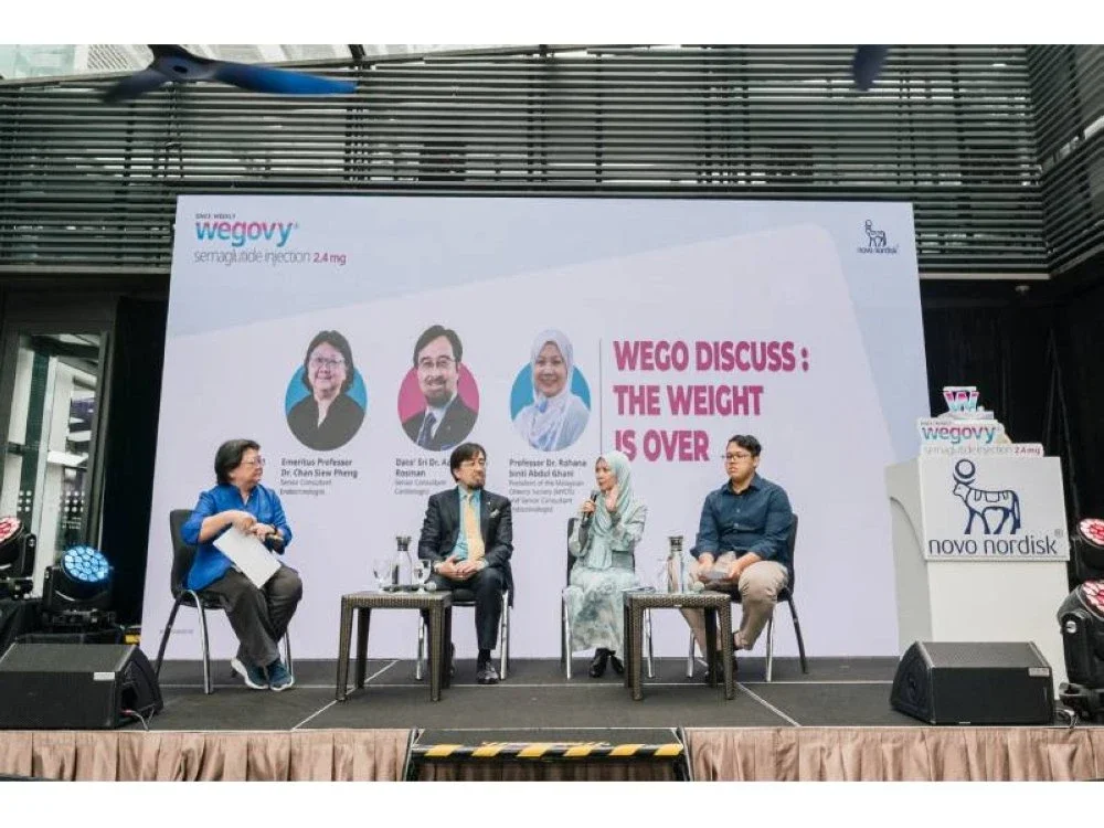 Dari kiri: Dr Chan Siew Pheng, Dr Azhari dan Dr Rohana dan pesakit, Ayyub pada forum Wego Discuss: The Weight Is Over anjuran Novo Nordisk sempena pelancaran Wegovy.