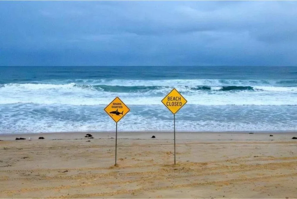 Semua pantai utara di Sydney telah ditutup sehingga diberitahu kelak. - Foto Agensi