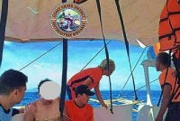 Seorang mangsa lelaki yang terselamat daripada sebuah motobot membawa 15 orang yang dilaporkan hilang di perairan wilayah Davao Oriental di selatan Filipina.