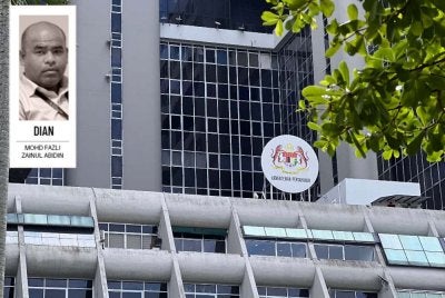 Ketatnya disiplin ketenteraan, bukan kepada pegawai dan anggotanya sahaja tetapi telah digarapkan kepada siapa sahaja yang berurusan dengan mereka. 