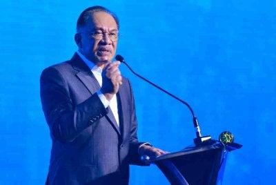 Anwar menyampaikan ucapan pada Majlis Pelancaran Rancangan Pendidikan Negara (RPN) 2026-2035 di Pusat Konvensyen Antarabangsa Putrajaya (PICC), pada Selasa. Foto Bernama