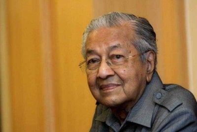 Dr Mahathir dimasukkan ke IJN pada 6 Januari lepas selepas dilaporkan terjatuh di kediamannya di The Mines, Seri Kembangan, dan disahkan mengalami patah tulang pinggul kanan.