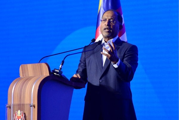 Zambry Abd Kadir menyampaikan ucapan pada Majlis Perutusan Tahun Baharu 2026 Kementerian Pendidikan Tinggi di Pusat Konvensyen Antarabangsa Putrajaya (PICC) pada Selasa. Foto Bernama 