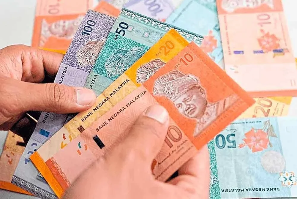 Pada jam 8 pagi, mata wang tempatan meningkat kepada 4.0525/0575 berbanding dolar AS daripada 4.0530/0580 ketika ditutup semalam. Foto hiasan