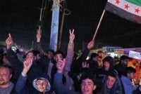 Rakyat bersorak kegembiraan selepas Kerajaan Syria, SDF setuju gencatan senjata selama empat hari. Foto: Agensi