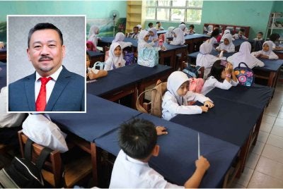 Pelaksanaan sesi persekolahan Tahun Satu untuk kanak-kanak bermula usia enam tahun membabitkan ibu bapa serta anak yang benar-benar bersedia mulai tahun depan dilihat satu tindakan tepat. Gambar kecil: Dr Anuar Ahmad