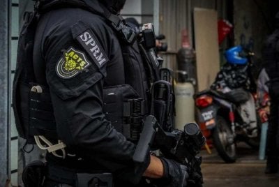 SPRM hadir sebagai penyelamat selepas jenayah berlaku. 