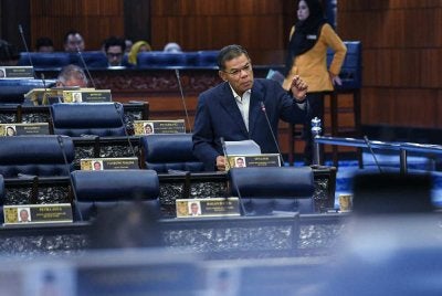  Saifuddin Nasution bercakap ketika sesi pertanyaan jawab lisan pada Mesyuarat Pertama, Penggal Kelima Parlimen ke-15 Dewan Rakyat di Bangunan Parlimen pada Rabu. Foto Bernama