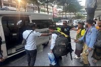 Antara warga Bangladesh yang ditahan di Taman Maluri di sini pada Selasa 