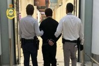 Warga Malaysia itu merupakan antara 17 pelancong yang ditahan ABF di beberapa lokasi di Australia, termasuk New South Wales, Australia Barat, Australia Selatan dan Queensland, dalam tempoh antara 1 hingga 14 Januari lalu.