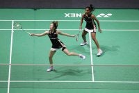 Beregu wanita negara, Pearly-Thinaah mara ke suku akhir Kejohanan Badminton Masters Indonesia 2026. Foto Bernama

