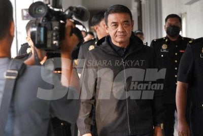 Bekas Panglima Tentera Darat (PTD), Tan Sri Muhammad Hafizuddeain Jantan mengaku tidak bersalah di Mahkamah Sesyen pada Khamis. Foto Sinar Harian