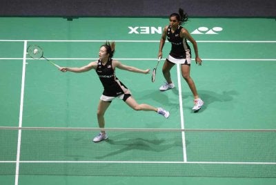 Beregu wanita negara, Pearly-Thinaah mara ke suku akhir Kejohanan Badminton Masters Indonesia 2026. Foto Bernama
