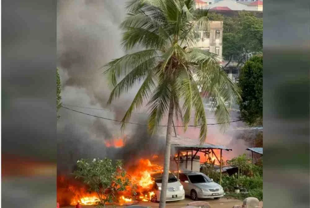 Keadaan kebakaran rumah setinggan di Kampung Bellamy, pada Jumaat.