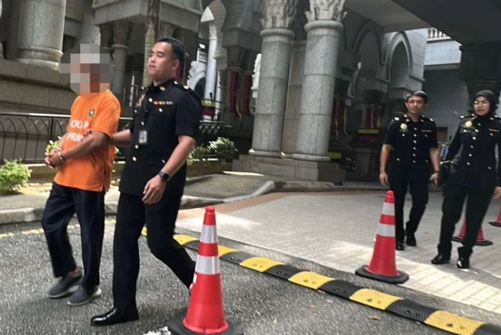 SPRM menahan reman empat hari seorang lelaki bergelar Tan Sri bagi membantu siasatan kes seleweng RM300 juta. Foto SPRM