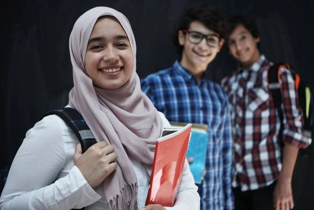 RAMAI dalam kalangan anak-anak memilih untuk tinggal di asrama untuk memberi fokus kepada proses pembelajaran di sekolah. Foto Canva