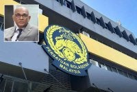 FAM perlu membuat keputusan bijak untuk elak tindakan penggantungan oleh FIFA. Gambar kecil: Windsor