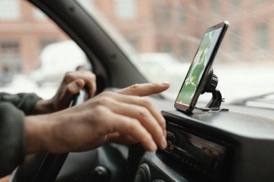 Kegagalan menyelaraskan dasar didakwa menjadikan pemandu e-hailing mangsa kepada sistem yang tidak adil.