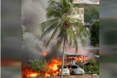 Keadaan kebakaran rumah setinggan di Kampung Bellamy, pada Jumaat.