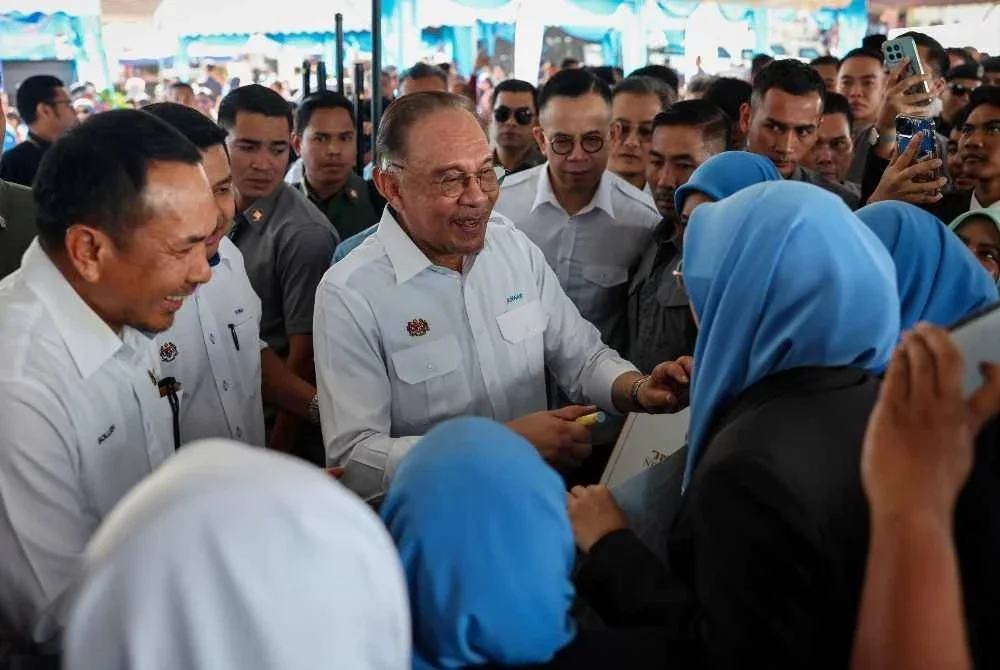 Perdana Menteri, Datuk Seri Anwar Ibrahim ketika hadir pada Karnival Kebudayaan MADANI dan Kenduri Rakyat Pulau Pinang 2026 di Sekolah Menengah Kebangsaan Permatang Pasir hari ini. Foto Bernama 