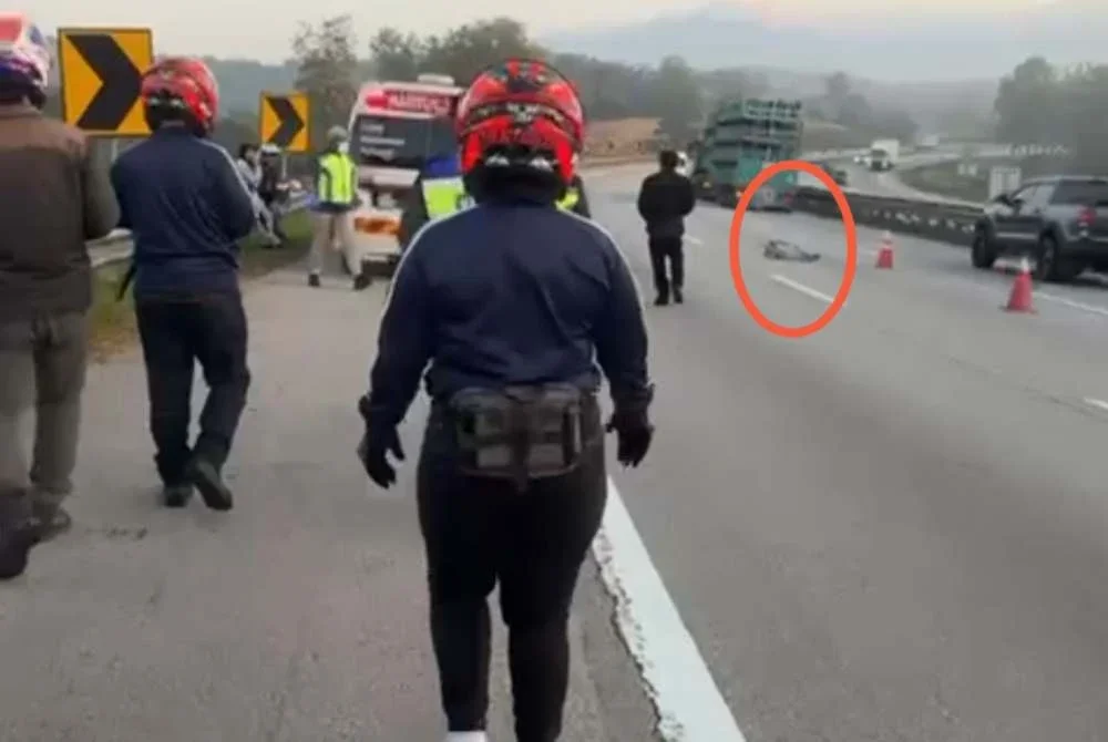 Seorang penunggang motosikal maut dalam kemalangan di Kilometer 405.8 Lebuhraya Utara Selatan arah Utara, Hulu Selangor pada Sabtu.