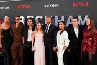 David Beckham hadir bersama keluarganya ke tayangan perdana dokumentari Netflix bertajuk ‘Beckham’ di London, Britain pada 3 Oktober 2023. - Gambar fail Reuters