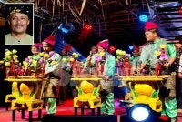 Seni tradisional Kelantan seperti main petri, tari inai, dikir laba, rebana mangkuk, kertuk kelapa dan gendang Siam kini menunggu masa luput ditelan zaman jika tiada usaha diambil untuk menghidupkan kembali warisan nenek moyang Cik Siti Wan Kembang itu. Gambar kecil: Mohd Sulhi
