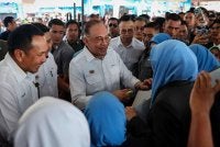 Perdana Menteri, Datuk Seri Anwar Ibrahim ketika hadir pada Karnival Kebudayaan MADANI dan Kenduri Rakyat Pulau Pinang 2026 di Sekolah Menengah Kebangsaan Permatang Pasir hari ini. Foto Bernama 