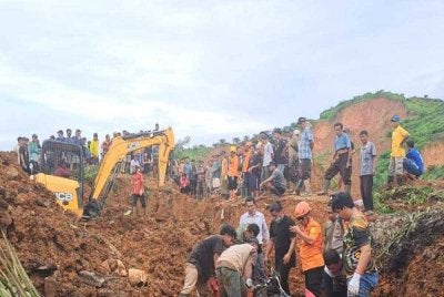 Beberapa kejadian tanah runtuh yang meragut nyawa berlaku sejak November lalu. - Foto Agensi