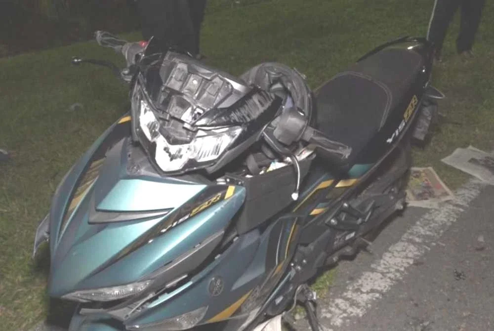 Motosikal Yamaha Y15 yang merempuh pejalan kaki warga Nepal.