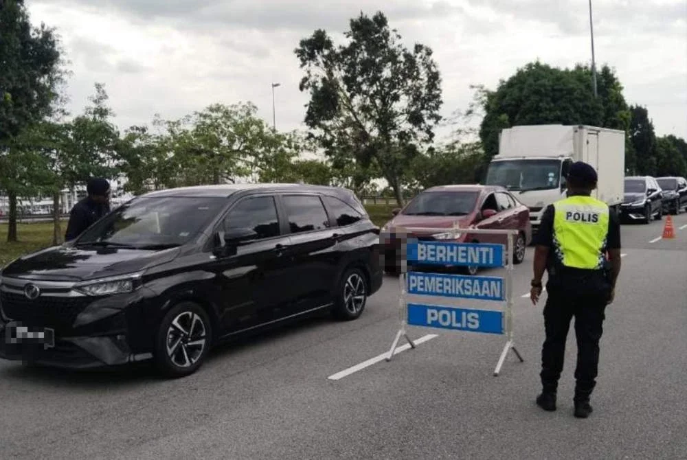 Seramai 114 individu dan 82 kenderaan telah diperiksa, manakala 33 saman dikeluarkan atas pelbagai kesalahan trafik di sekitar KLIA Terminal 1 dan Terminal 2 KLIA.