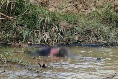 Seorang lelaki yang hilang sejak dua hari lalu ditemukan lemas di Sungai Kelantan, berhampiran Kampung Atas Pinggir, Tendong di Pasir Mas pada Sabtu. Foto PDRM