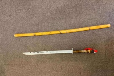 Antara barang yang dirampas susulan penahanan sembilan lelaki yang dipercayai bergaduh tepi pantai Tanjung Kupang.