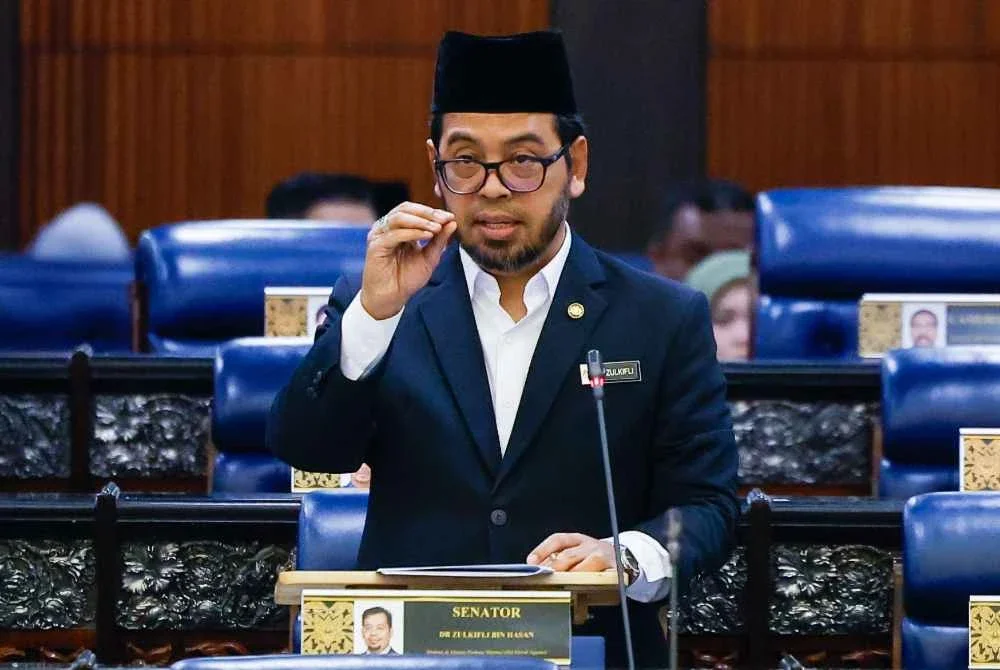 Zulkifli ketika sesi pertanyaan-pertanyaan dan jawab lisan pada Mesyuarat Pertama, Penggal Kelima Parlimen ke-15 Dewan Rakyat di Bangunan Parlimen pada Isnin. Foto Bernama 