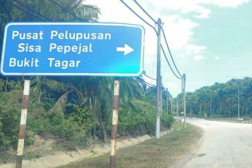 Laluan masuk ke Pusat Pelupusan Sisa Pepejal, Bukit Tagar.