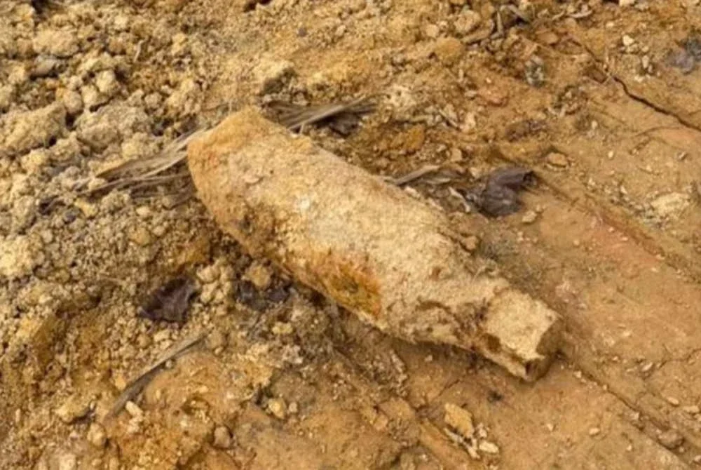 Bom jenis Aerial yang ditemui di ladang kelapa sawit. Foto: PDRM