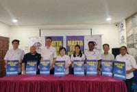 Wendy (empat dari kiri) bersama ahli jawatankuasa MATTA Perak mempromosikan MATTA Fair Perak yang akan berlangsung pada Mac depan di Stadium Indera Mulia.