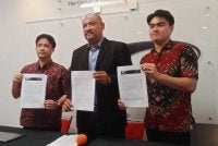 Pushpan (tengah) ketika sidang akhbar berkaitan SPRM pada Isnin.