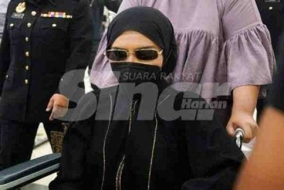 Salwani Anuar@Kamaruddin, akan didakwa di Mahkamah Sesyen Kuala Terengganu hari ini atas pertuduhan berkaitan aktiviti pengubahan wang haram.