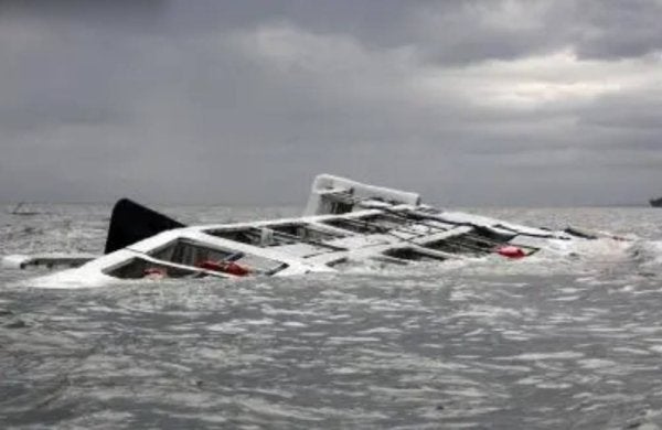  Sekurang-kurangnya 13 mayat ditemukan dan lebih 100 orang masih hilang selepas sebuah feri antara pulau yang membawa lebih 300 penumpang serta kru karam pada awal pagi Isnin di perairan wilayah Basilan di selatan Filipina.