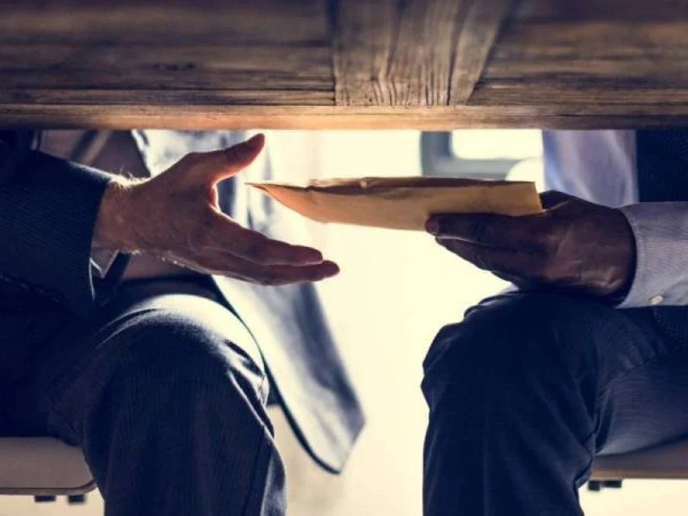 Selama ini kita hanya mendengar kartel dalam agensi lain, jarang kita tahu dalam tentera pun ada kartel. Foto hiasan