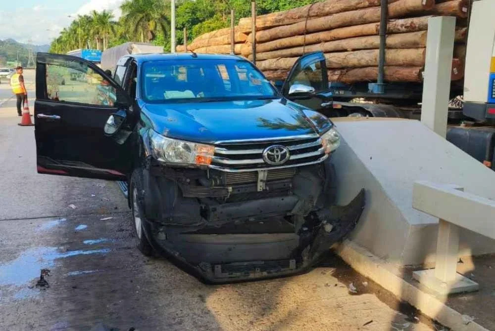 Pemandu seorang lelaki warga emas meninggal dunia di lokasi kejadian.