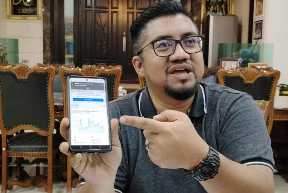 Chegubard menunjukkan tontonan 63 juta mengenai pendedahan beliau berkaitan rasuah pegawai tinggi ATM.