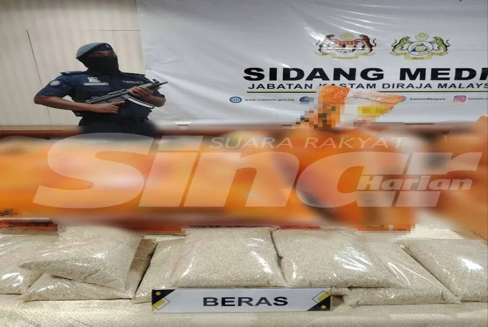 Beras dari sebuah negara Asia yang dirampas JKDM Selangor di Pelabuhan Klang baru-baru ini.