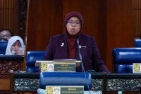 Timbalan Menteri Perumahan dan Kerajaan Tempatan merangkap Ahli Parlimen Sepang Datuk Aiman Athirah Sabu ketika sesi pertanyaan-pertanyaan dan jawab lisan pada Mesyuarat Pertama, Penggal Kelima Parlimen ke-15 Dewan Rakyat di Bangunan Parlimen hari ini. Foto Bernama 