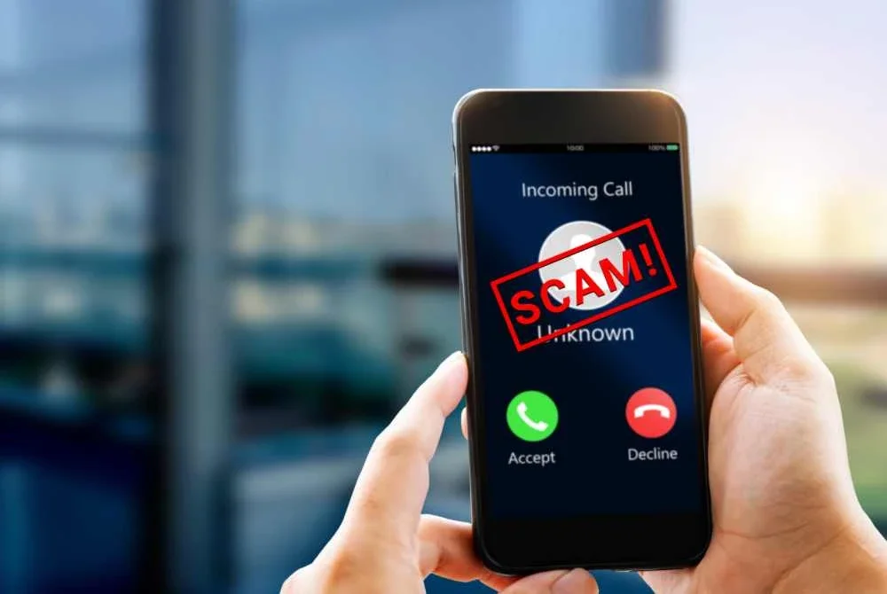 Mangsa, wanita berusia 58 tahun, dihubungi suspek yang mendakwa mangsa terlibat dalam pengubahan wang haram. Gambar hiasan