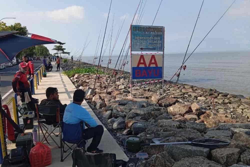 Pantai Kuala Sungai Baru menjadi lokasi pertandingan Sabtu ini.